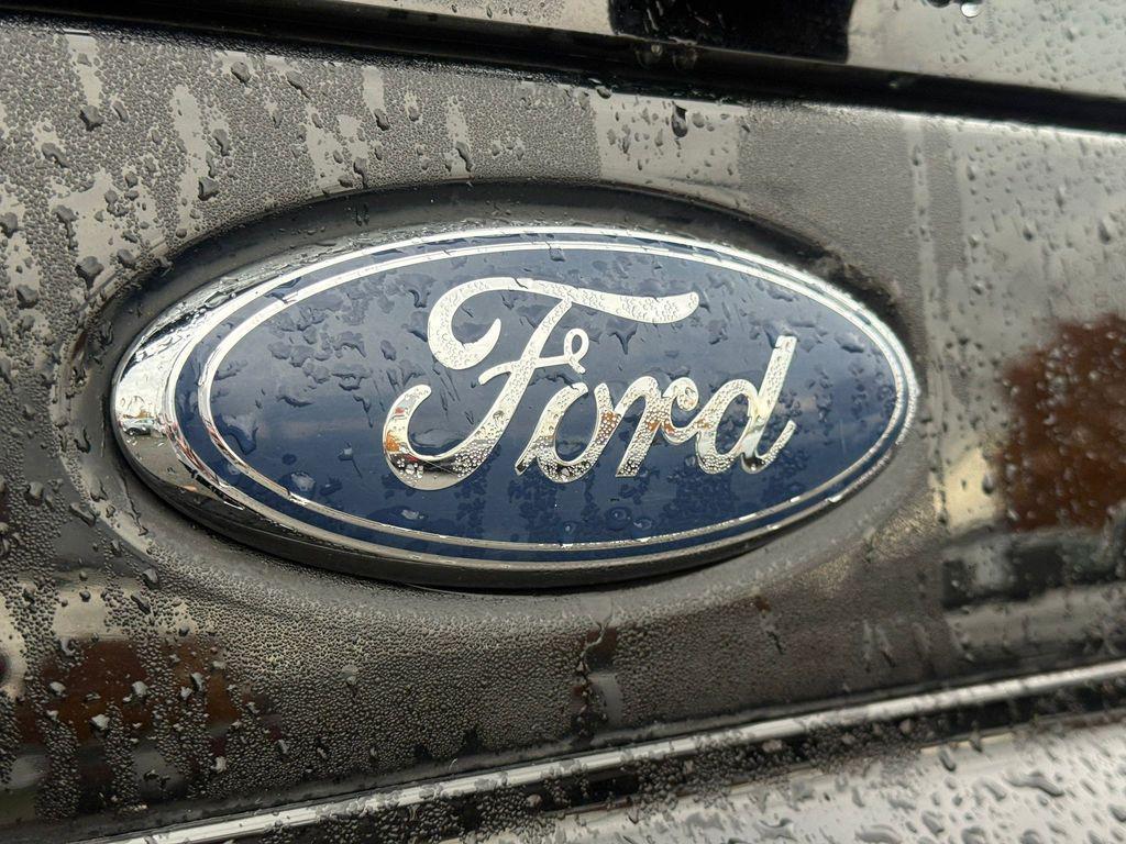 used 2005 Ford Expedition car, priced at $6,999