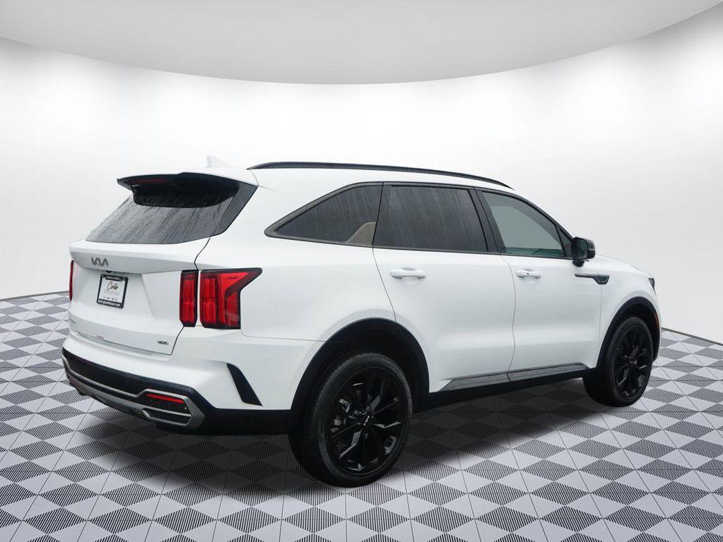 used 2023 Kia Sorento car, priced at $32,899
