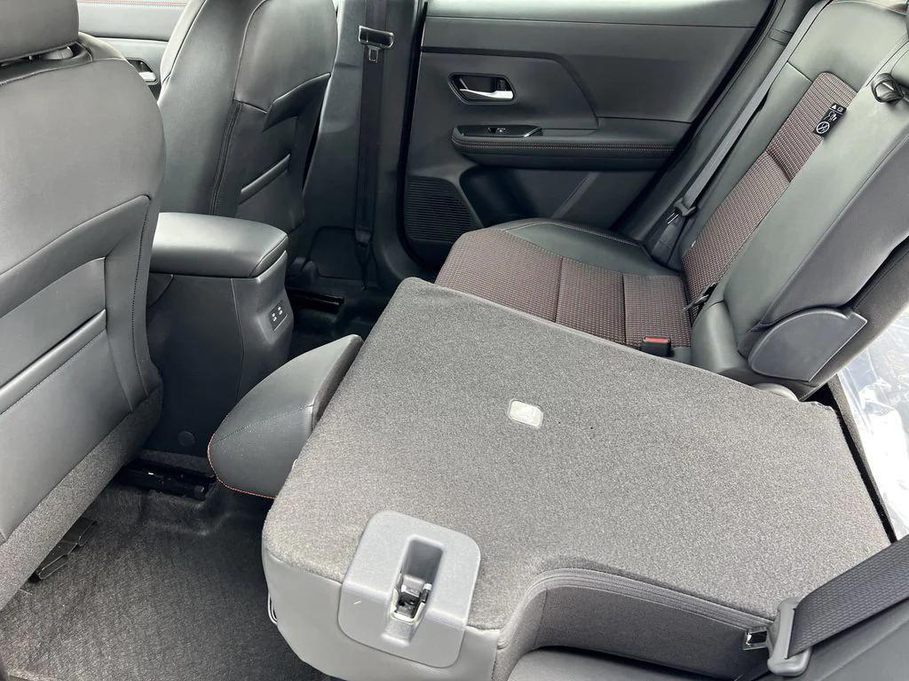 new 2025 Nissan Kicks car, priced at $27,999