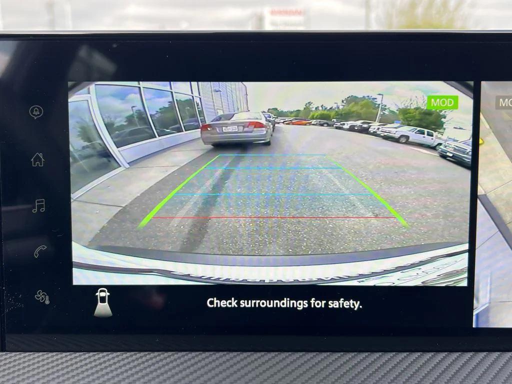 new 2025 Nissan Kicks car, priced at $27,999