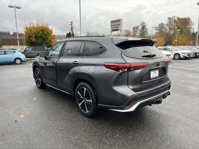 used 2021 Toyota Highlander car, priced at $37,499