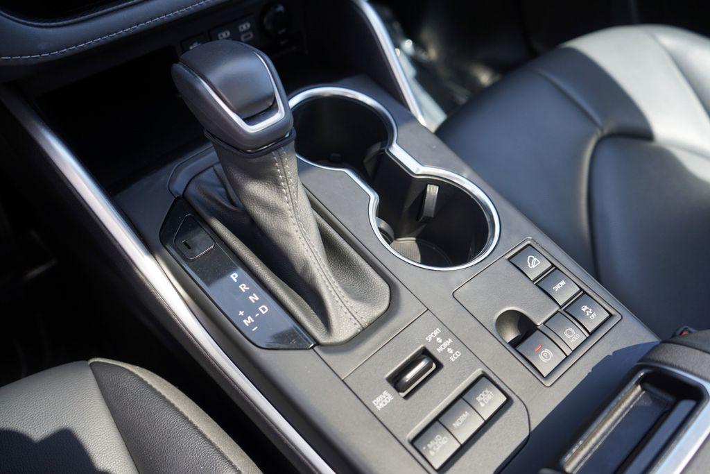 used 2023 Toyota Highlander car, priced at $34,899