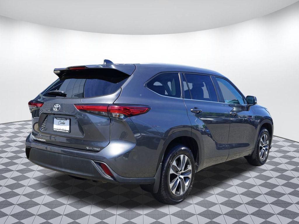 used 2023 Toyota Highlander car, priced at $34,899