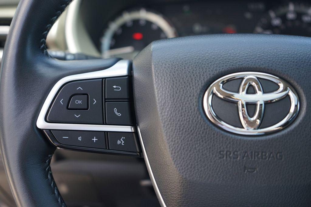 used 2023 Toyota Highlander car, priced at $34,899