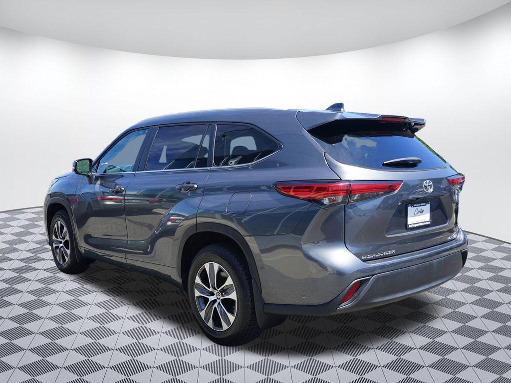 used 2023 Toyota Highlander car, priced at $34,899