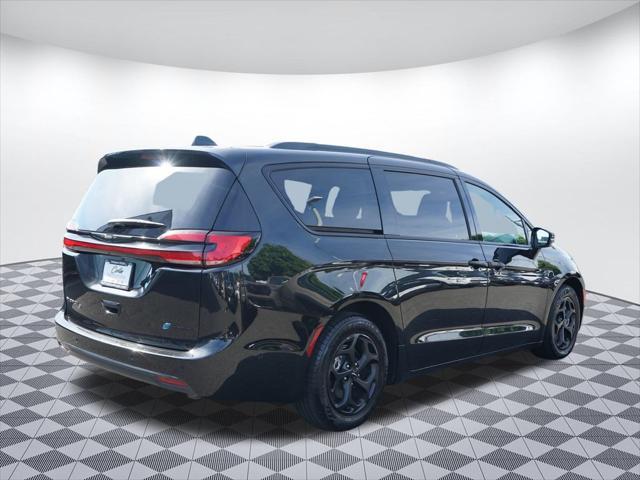 used 2024 Chrysler Pacifica Hybrid car, priced at $29,499