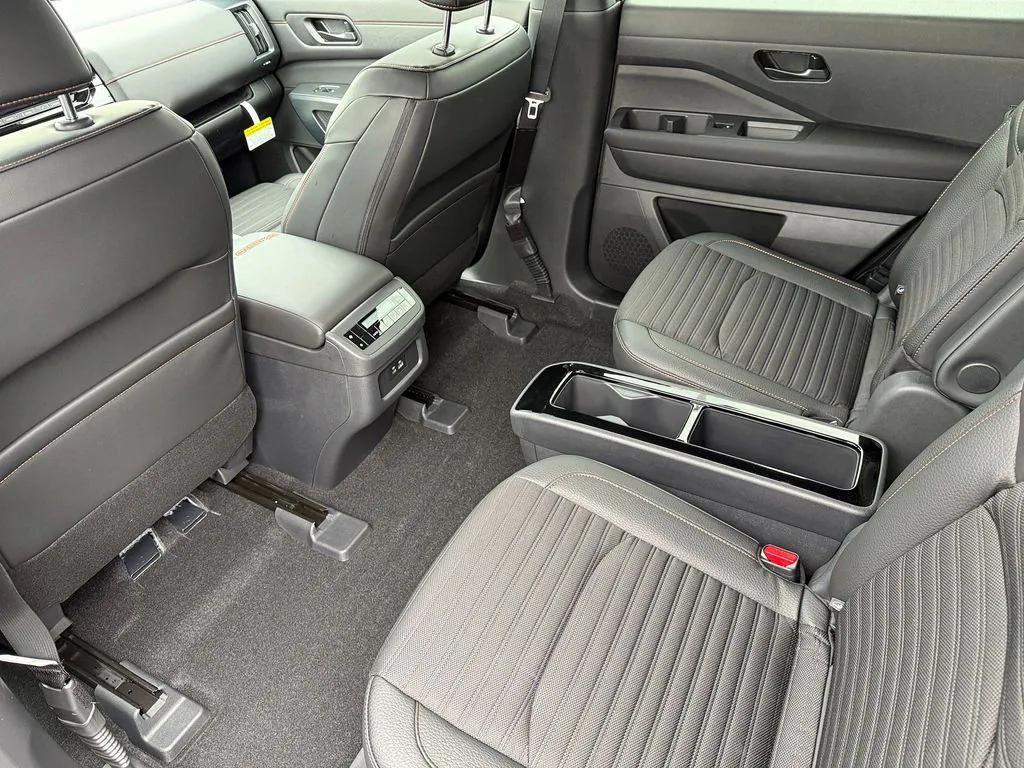new 2025 Nissan Pathfinder car, priced at $42,348