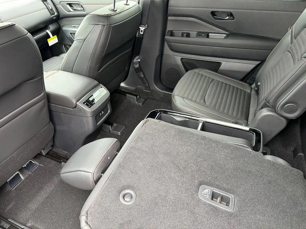 new 2025 Nissan Pathfinder car, priced at $42,348