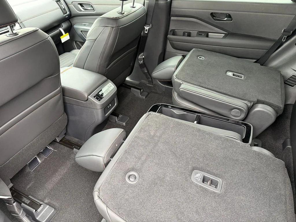new 2025 Nissan Pathfinder car, priced at $42,348
