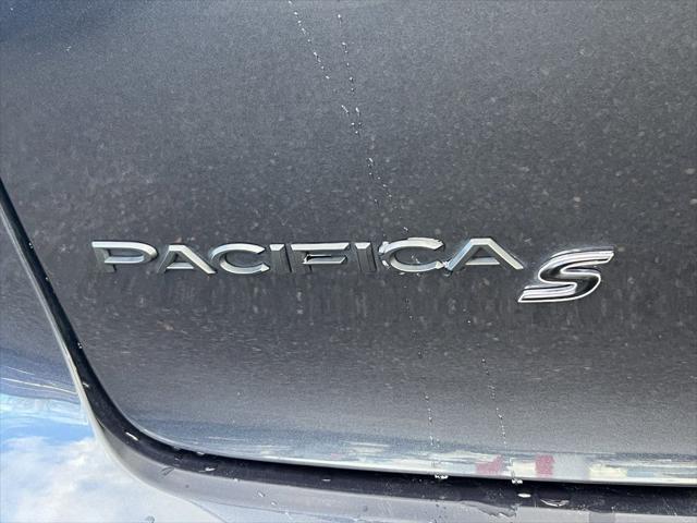 used 2021 Chrysler Pacifica Hybrid car, priced at $29,999