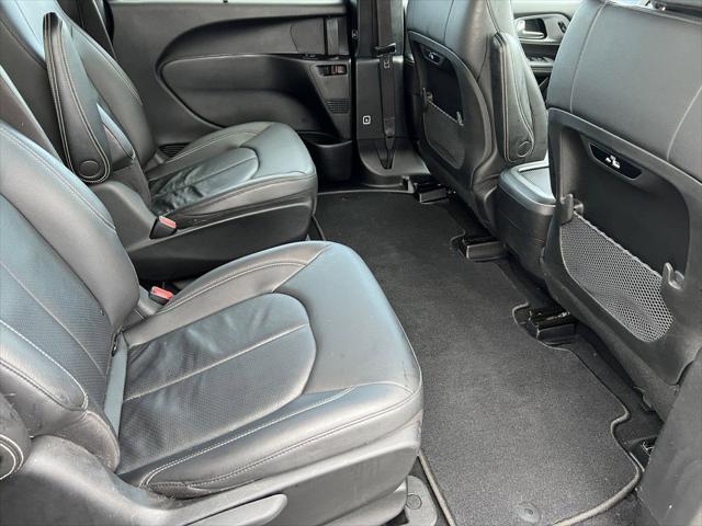 used 2021 Chrysler Pacifica Hybrid car, priced at $29,999