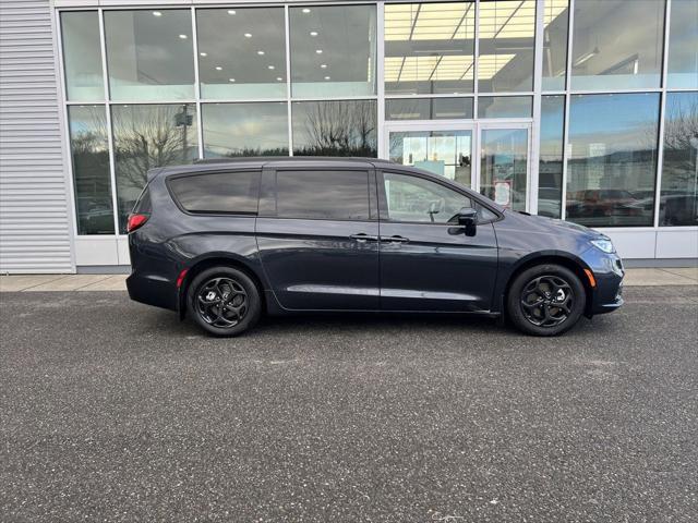 used 2021 Chrysler Pacifica Hybrid car, priced at $29,999