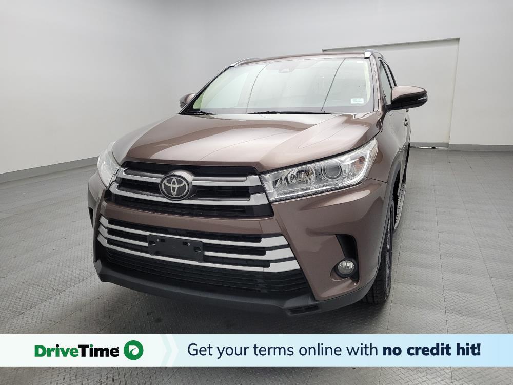 used 2017 Toyota Highlander car, priced at $23,495