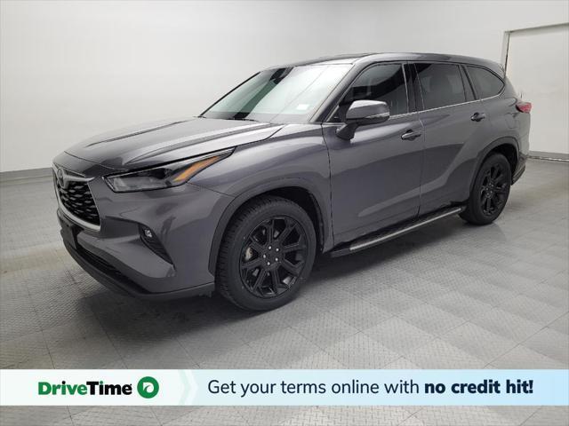 used 2022 Toyota Highlander car, priced at $29,595