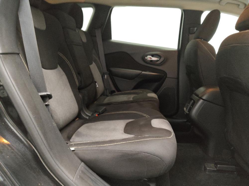 used 2014 Jeep Cherokee car, priced at $12,195