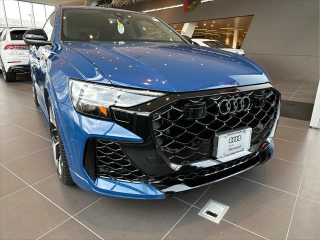 new 2025 Audi RS Q8 car, priced at $158,650