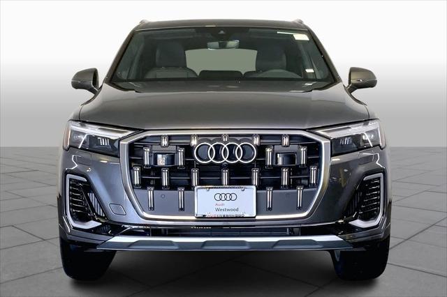 new 2025 Audi Q7 car, priced at $75,800