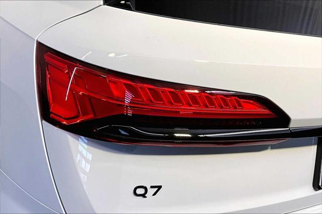 new 2025 Audi Q7 car, priced at $76,985