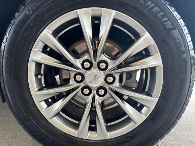 used 2021 Cadillac XT5 car, priced at $28,678