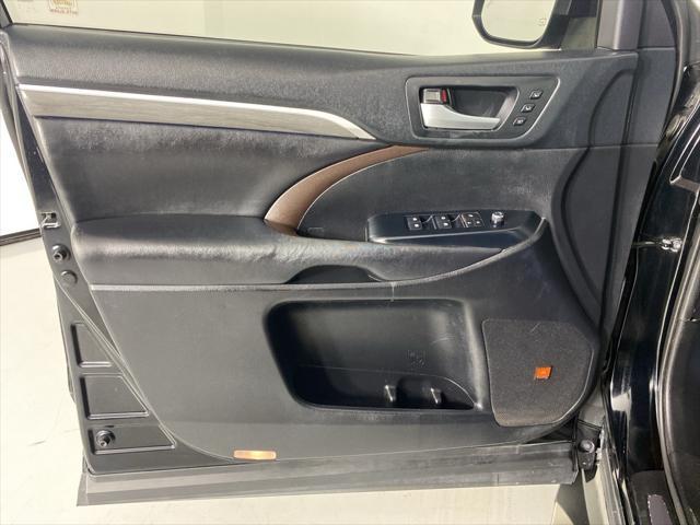 used 2019 Toyota Highlander car, priced at $22,923
