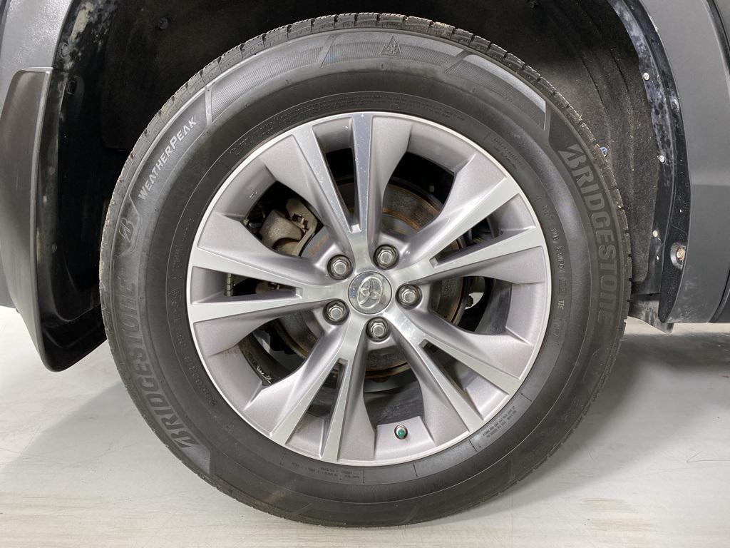 used 2014 Toyota Highlander car, priced at $16,897