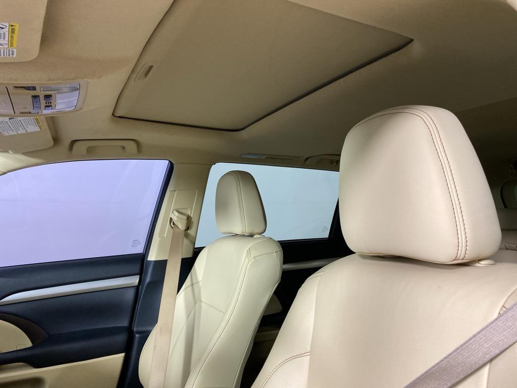 used 2014 Toyota Highlander car, priced at $16,897