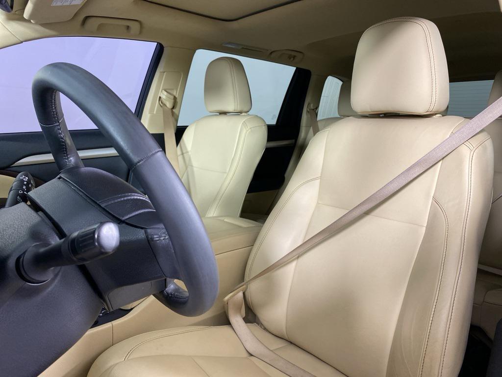 used 2014 Toyota Highlander car, priced at $16,897