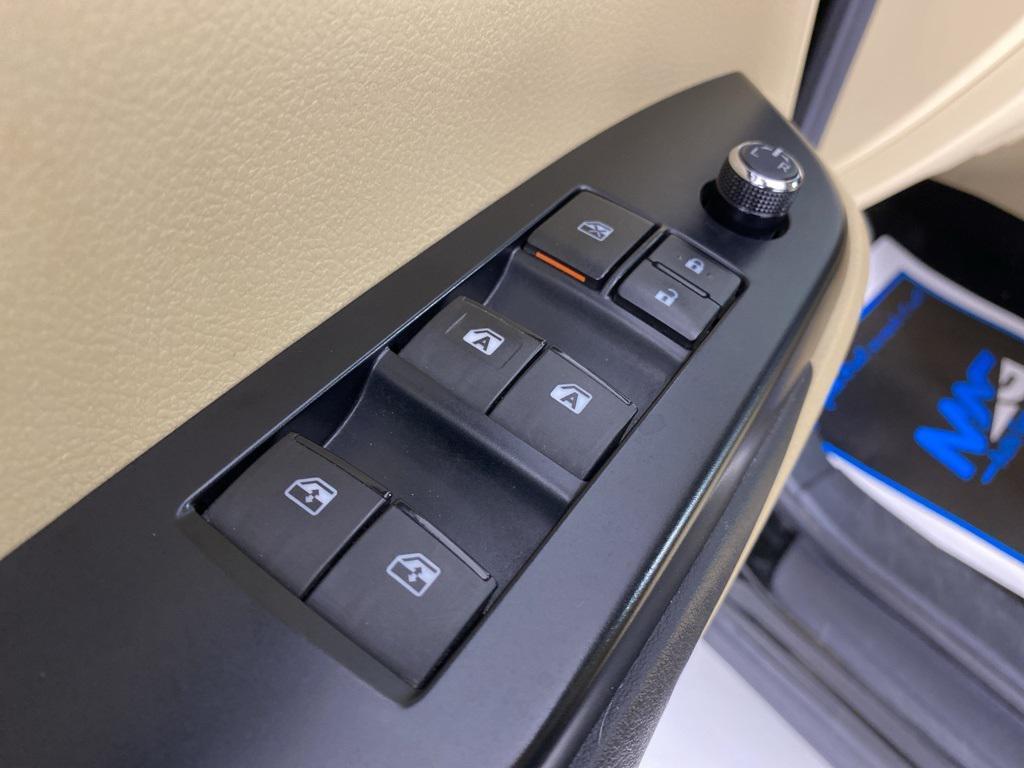 used 2014 Toyota Highlander car, priced at $16,897