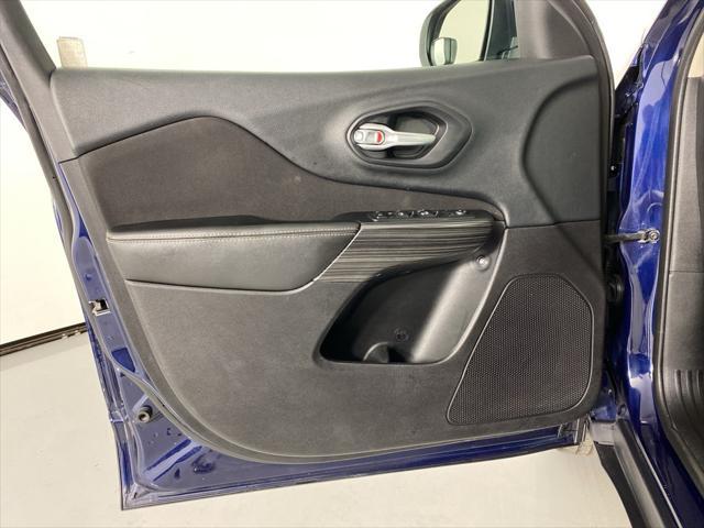 used 2015 Jeep Cherokee car, priced at $9,012