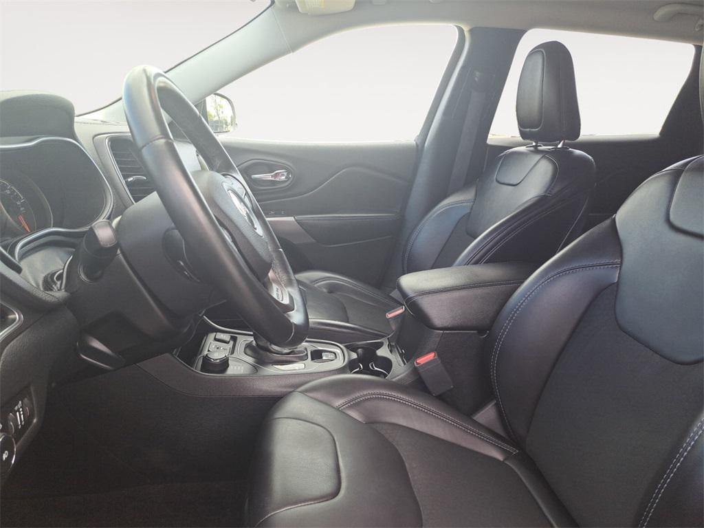 used 2019 Jeep Cherokee car, priced at $17,995