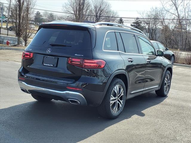 new 2024 Mercedes-Benz GLB 250 car, priced at $53,215