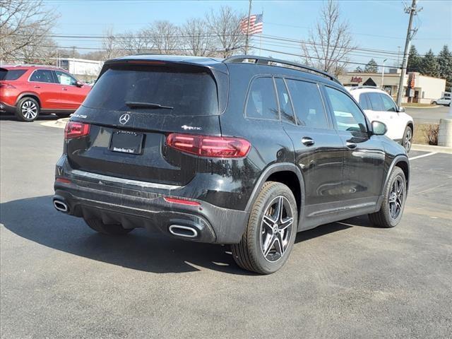 new 2024 Mercedes-Benz GLB 250 car, priced at $54,460