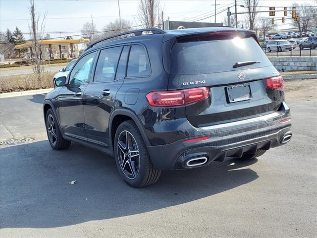 new 2024 Mercedes-Benz GLB 250 car, priced at $54,460