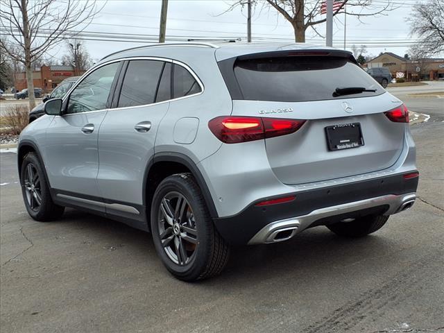 new 2025 Mercedes-Benz GLA 250 car, priced at $50,125