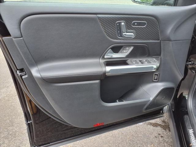 used 2024 Mercedes-Benz GLB 250 car, priced at $43,089