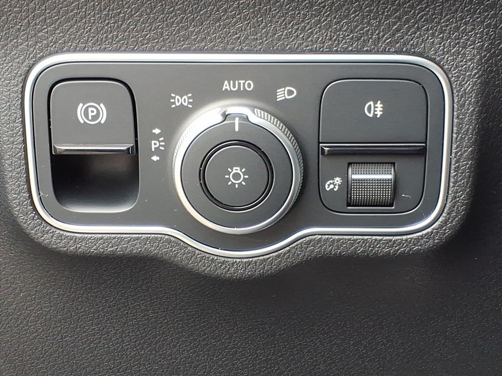 used 2025 Mercedes-Benz GLB 250 car, priced at $39,998