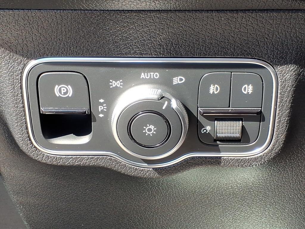 used 2025 Mercedes-Benz GLB 250 car, priced at $41,843