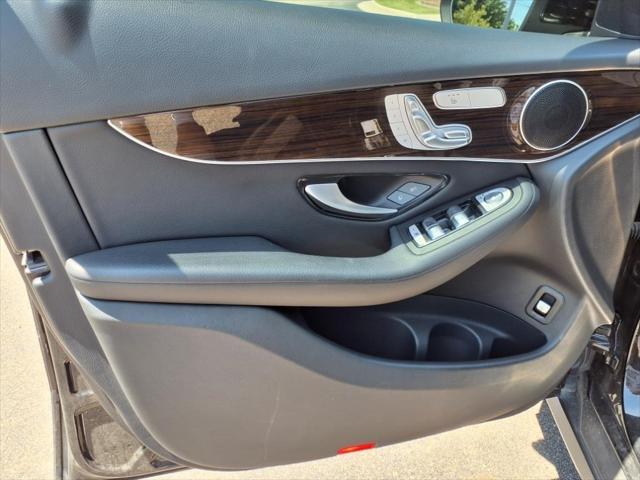 used 2022 Mercedes-Benz GLC 300 car, priced at $35,879