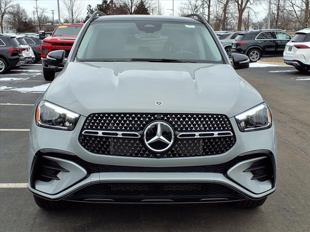 new 2025 Mercedes-Benz GLE 450 car, priced at $81,965