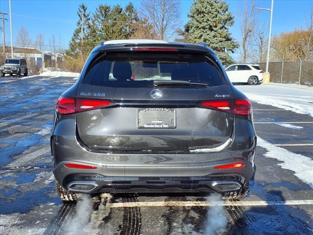 new 2025 Mercedes-Benz GLC 300 car, priced at $62,450