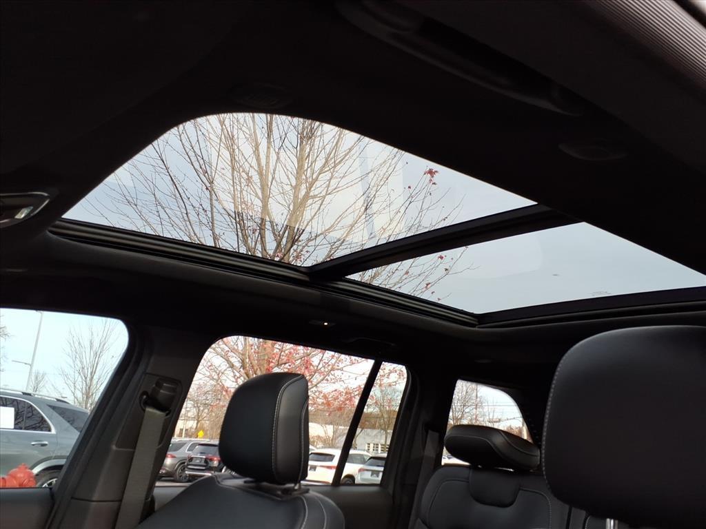 used 2024 Jeep Grand Cherokee car, priced at $36,998