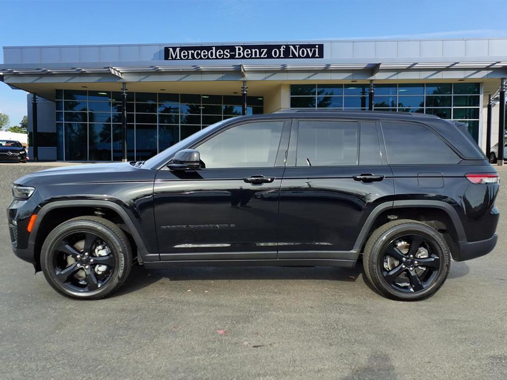 used 2024 Jeep Grand Cherokee car, priced at $36,998