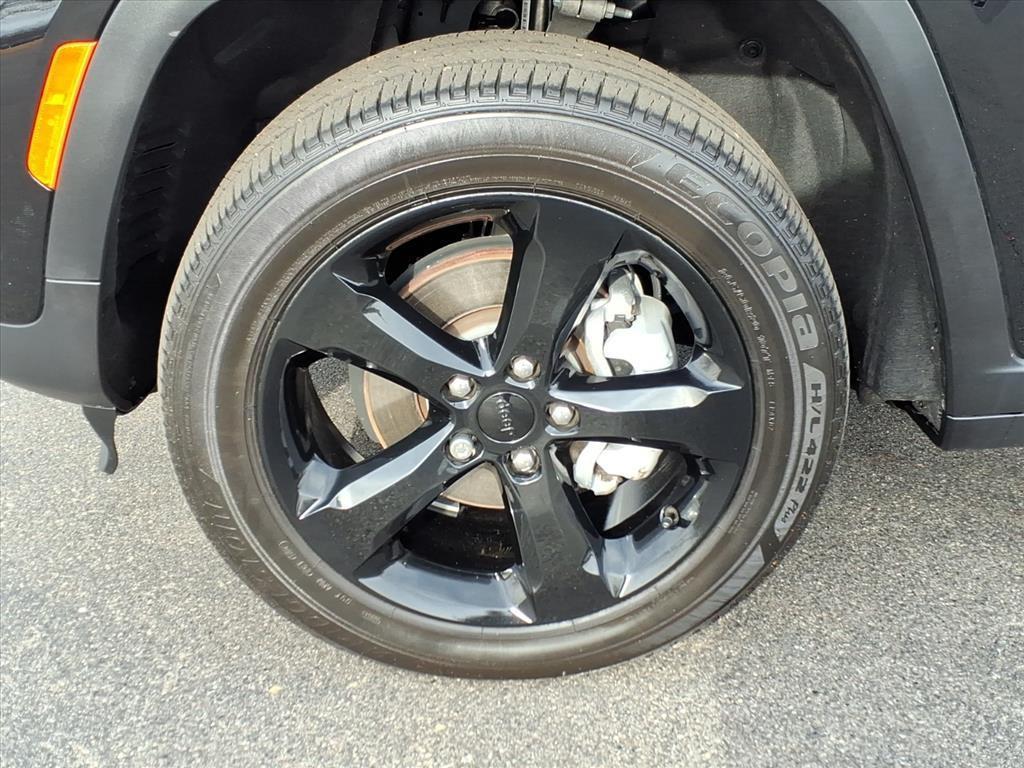 used 2024 Jeep Grand Cherokee car, priced at $36,998