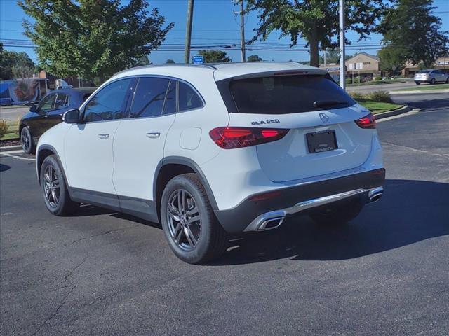 new 2025 Mercedes-Benz GLA 250 car, priced at $50,160