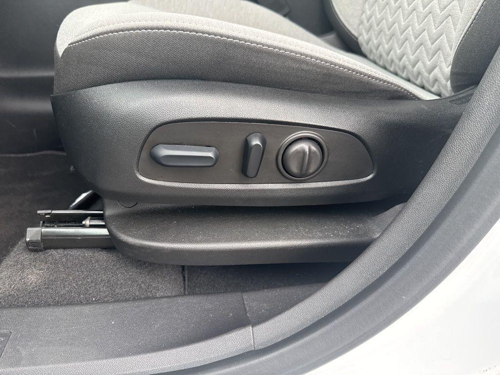 used 2023 Chevrolet Equinox car, priced at $19,687