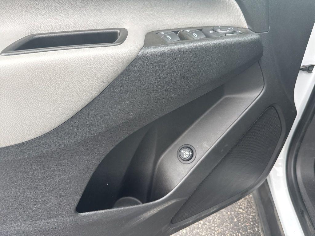 used 2023 Chevrolet Equinox car, priced at $19,687