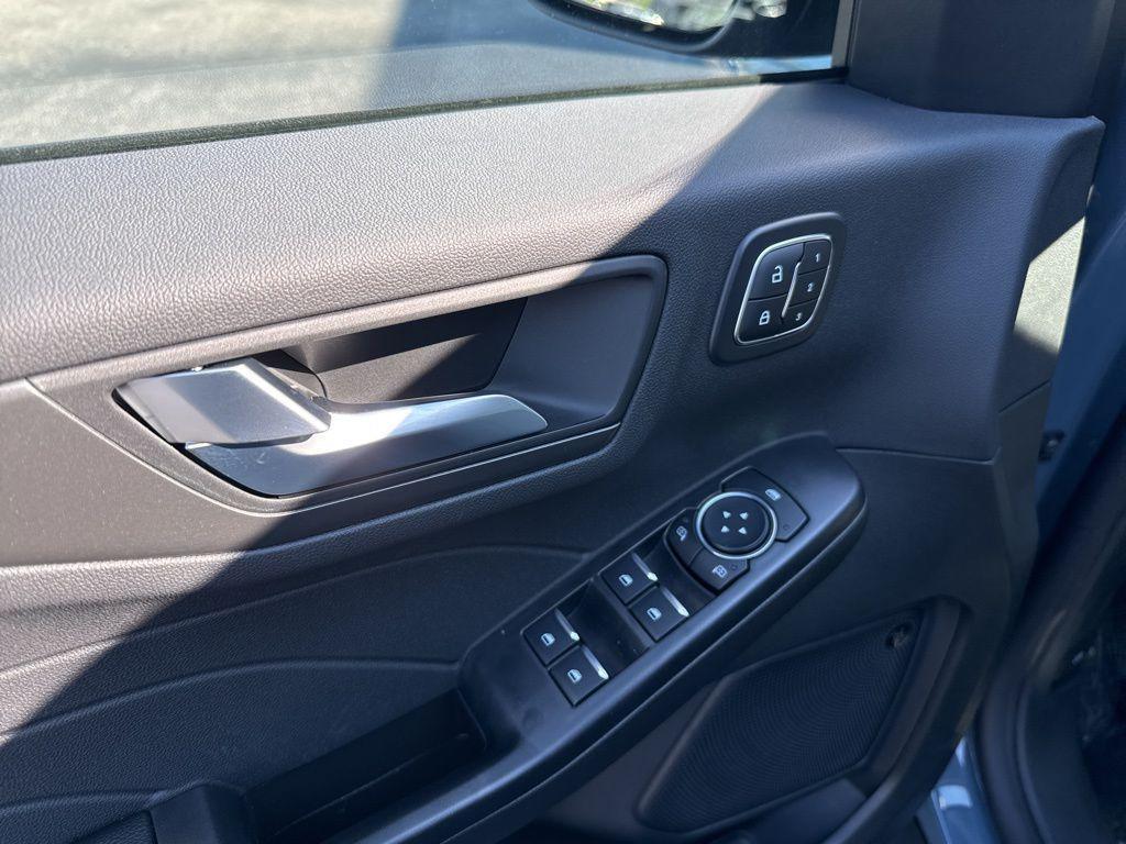 new 2025 Ford Escape car, priced at $32,225