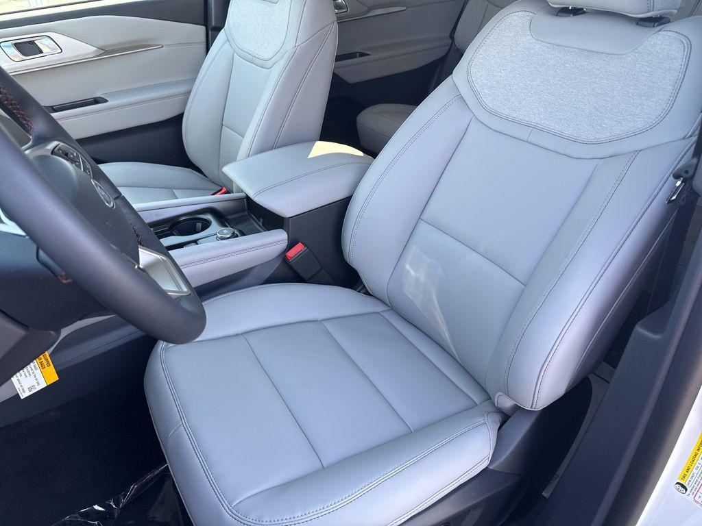 new 2025 Ford Explorer car, priced at $47,355