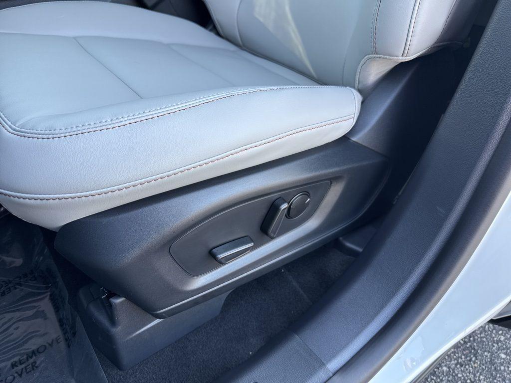 new 2025 Ford Explorer car, priced at $47,355