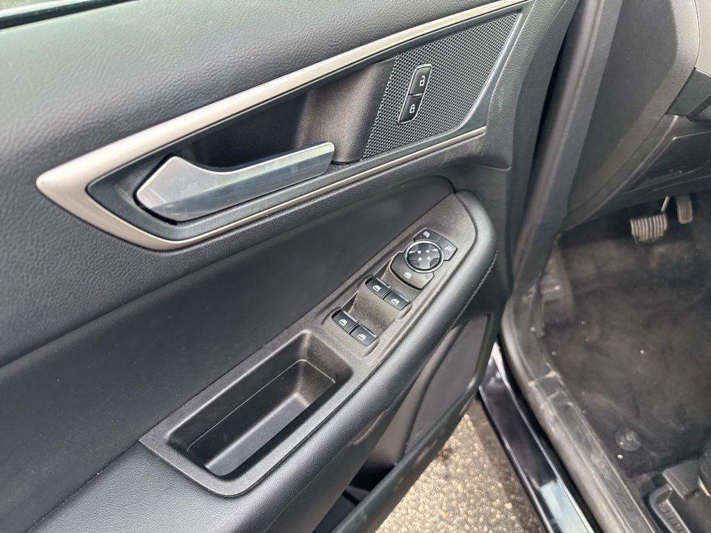 used 2024 Ford Edge car, priced at $25,975